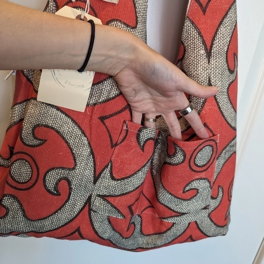Lemlem Bara reversible slouchy shoulder bag pink and gray NWT